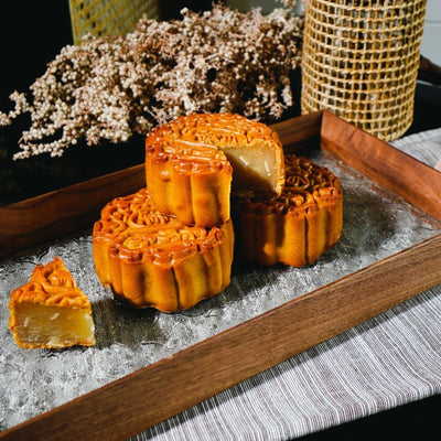 Serve your mooncakes in style this Mid Autumn Festival  🌜