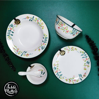 Table Matters - Holly Green - Hand Painted 9 inch Coupe Plate