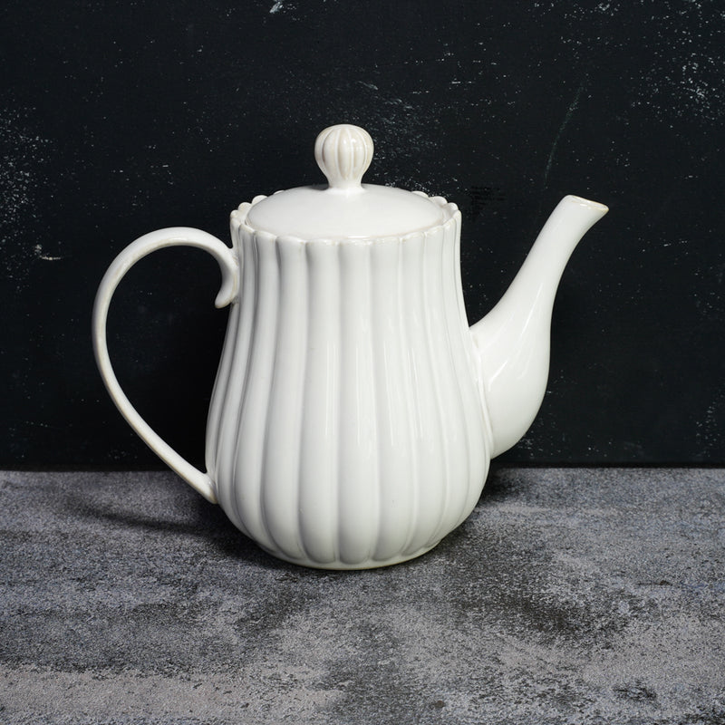 Table Matters - White Scallop - 1150ml Teapot